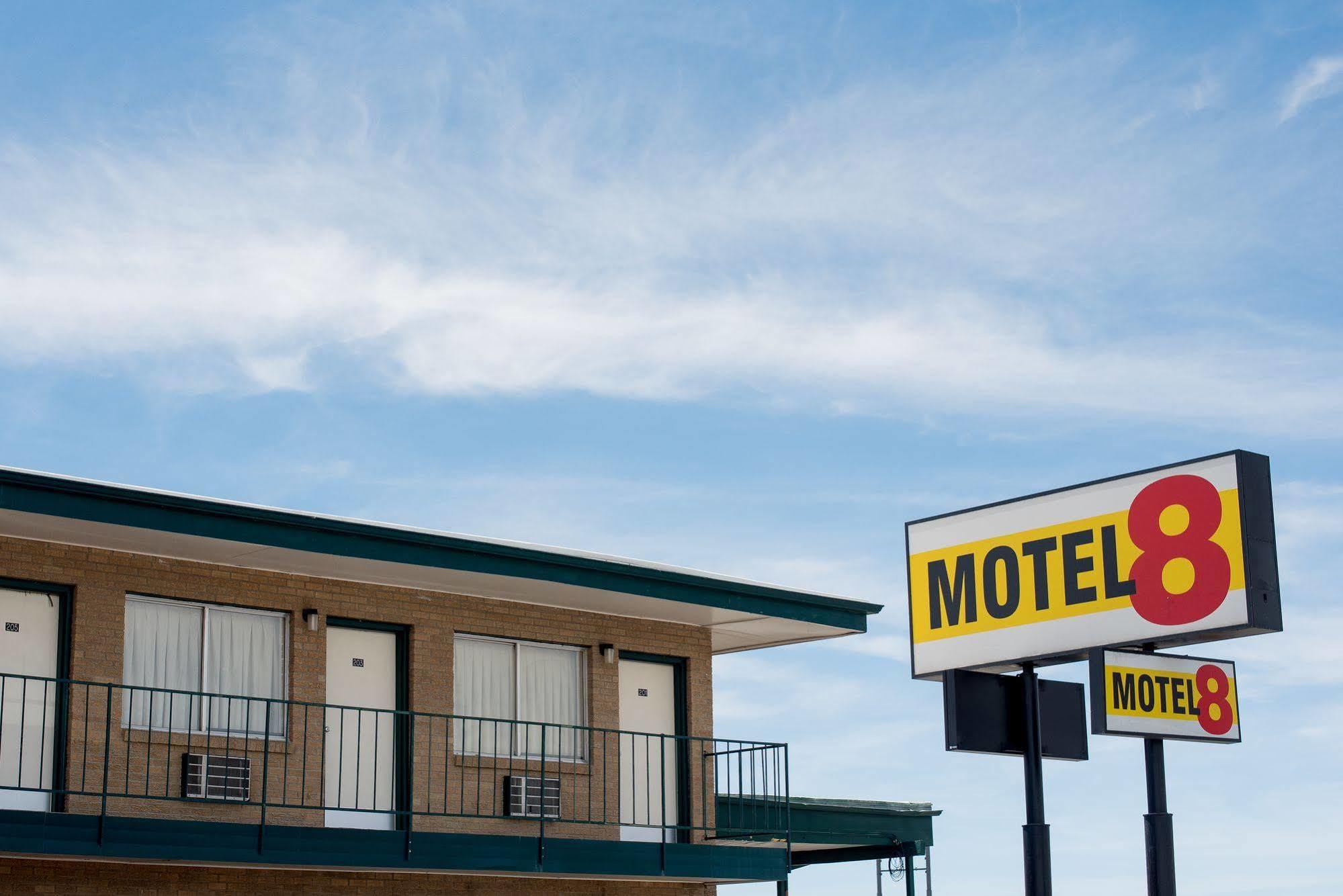 Motel 8 Rock Springs Exterior photo